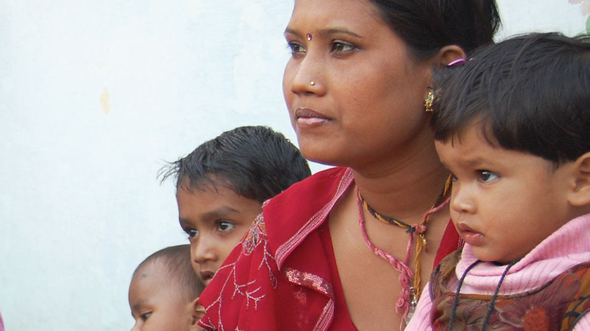 Anchal Artisan Mamta, and her children
