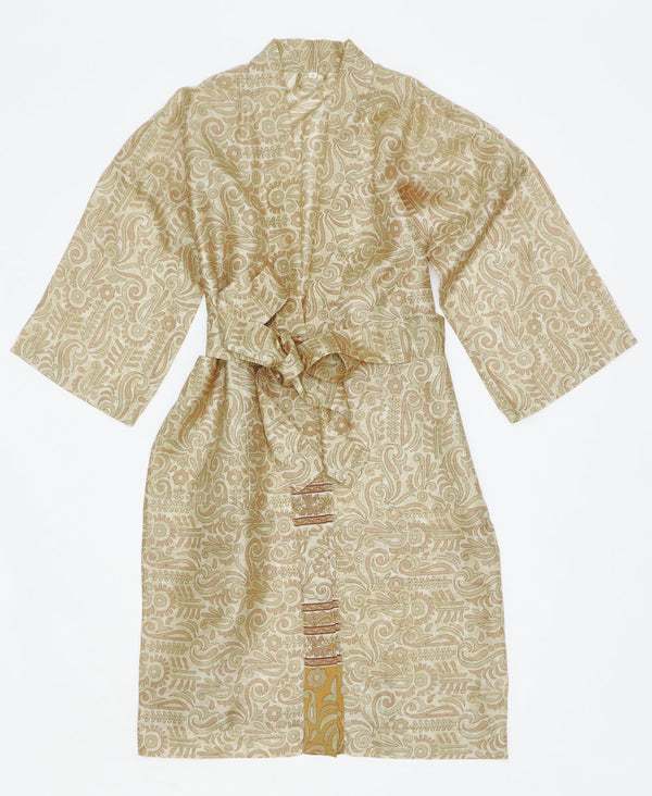 This light yellow silk robe is ethically made using recycled
vintage silk saris