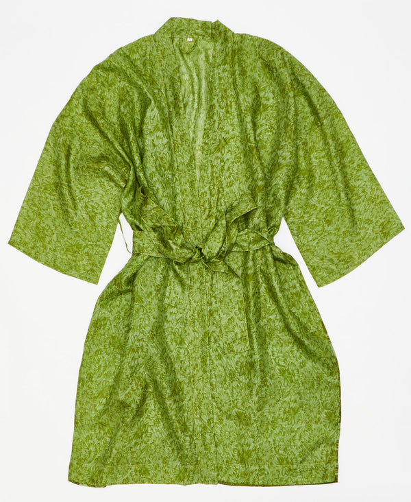 This bright green silk robe is ethically made using recycled
vintage silk saris