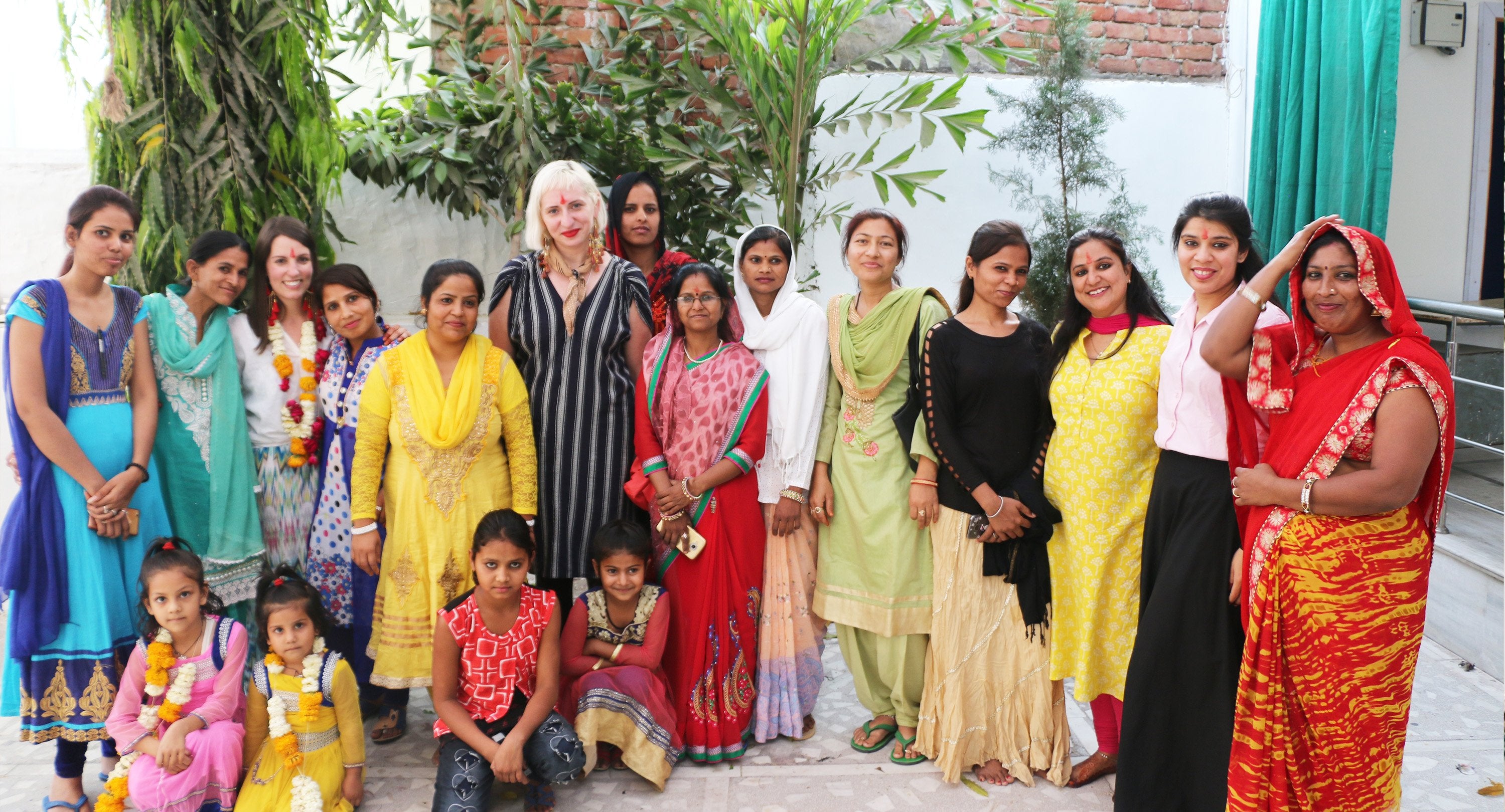 Anchal's 11 project assistants in India 