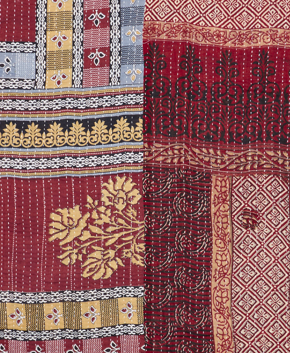 Kantha quilt throw made of recycled vintage saris