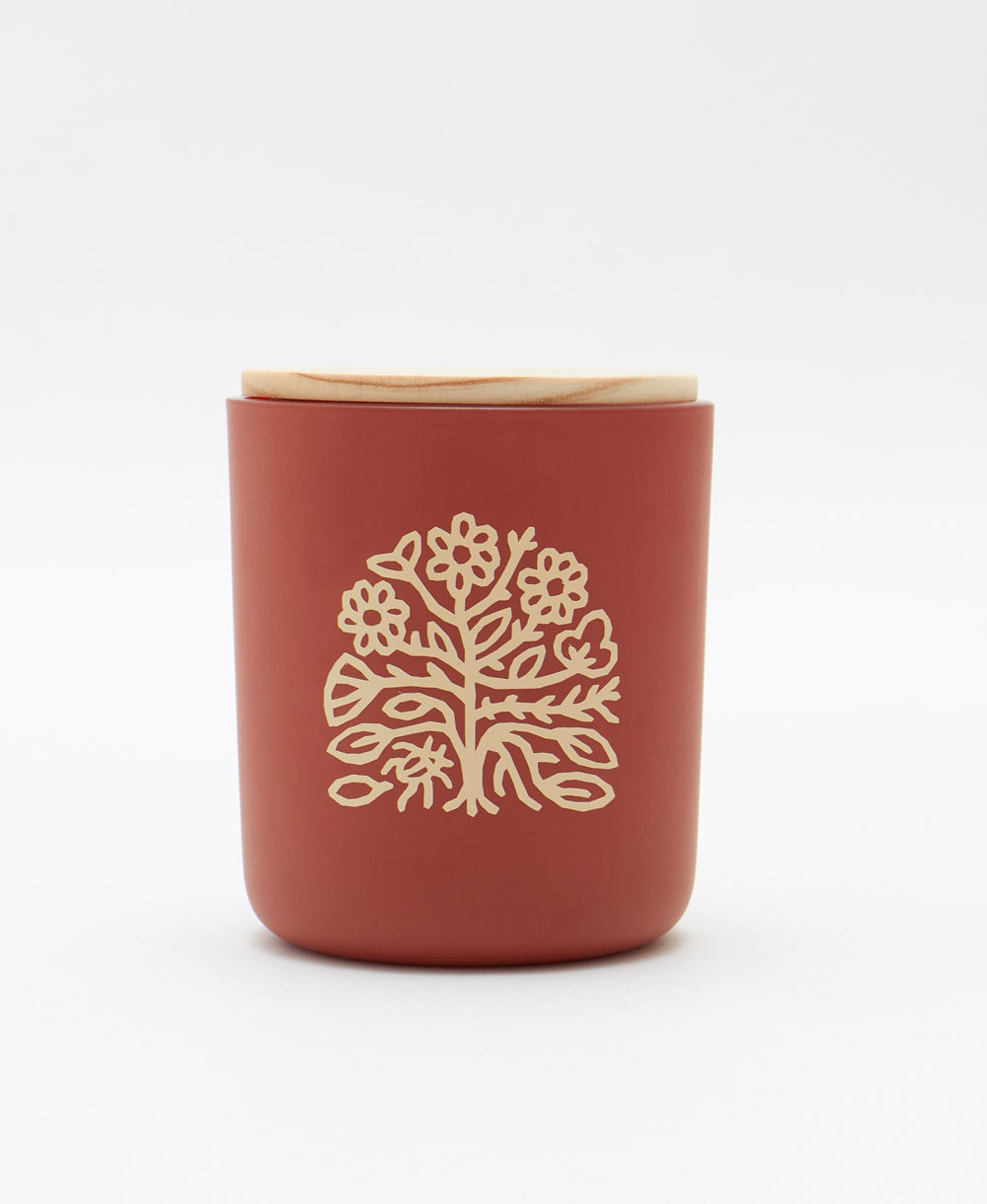 non-toxic candle made from blown glass in red & a blend of soy, coconut & vegetable wax