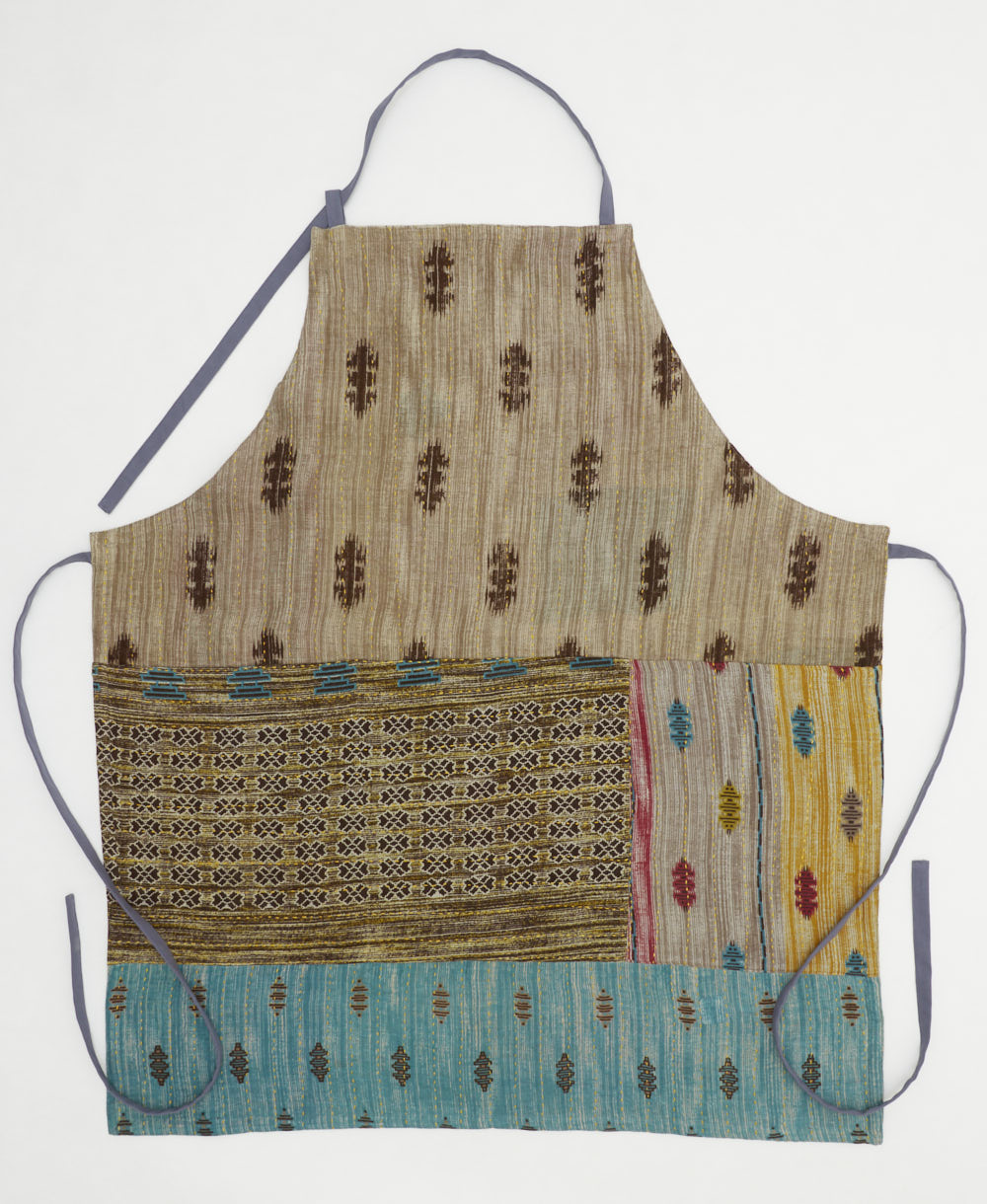 cotton bib apron with pockets & adjustable neck & waist ties handmade in India