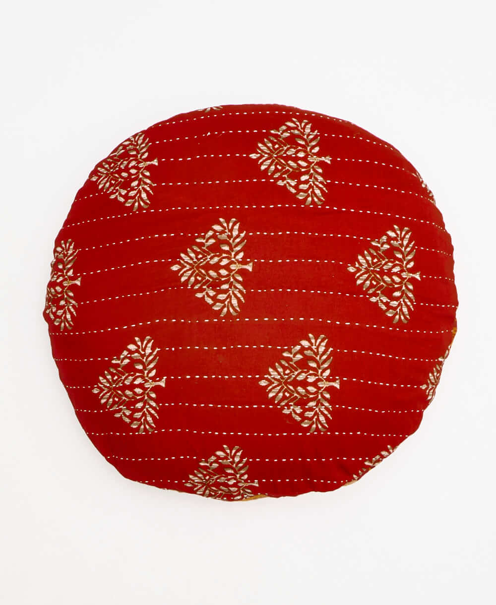 red and gren botanical round pillow made of recycled vintage fabrics 