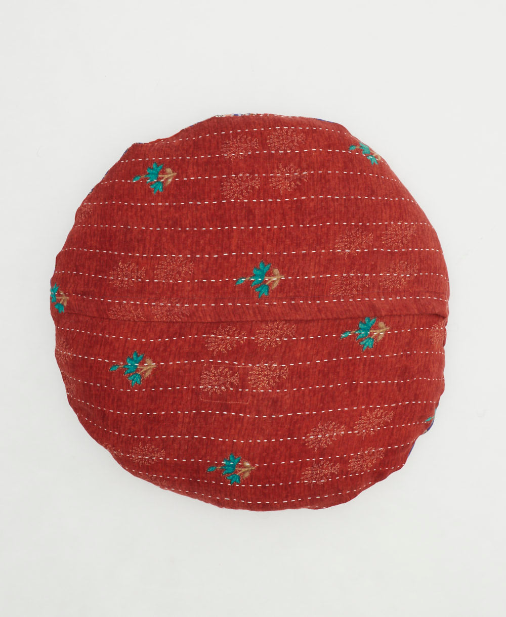 round throw pillow
