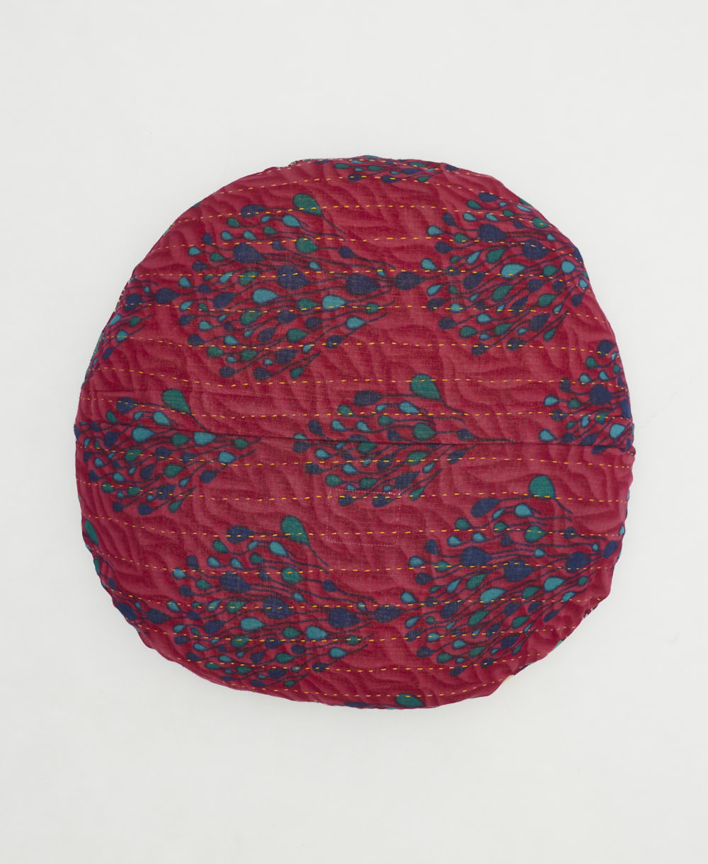 round throw pillow