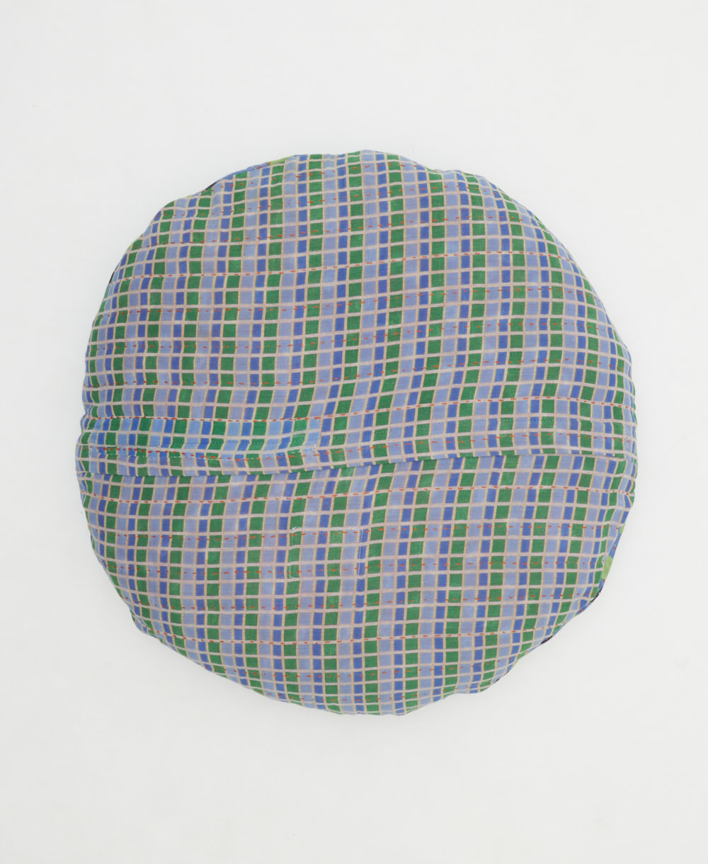 round throw pillow