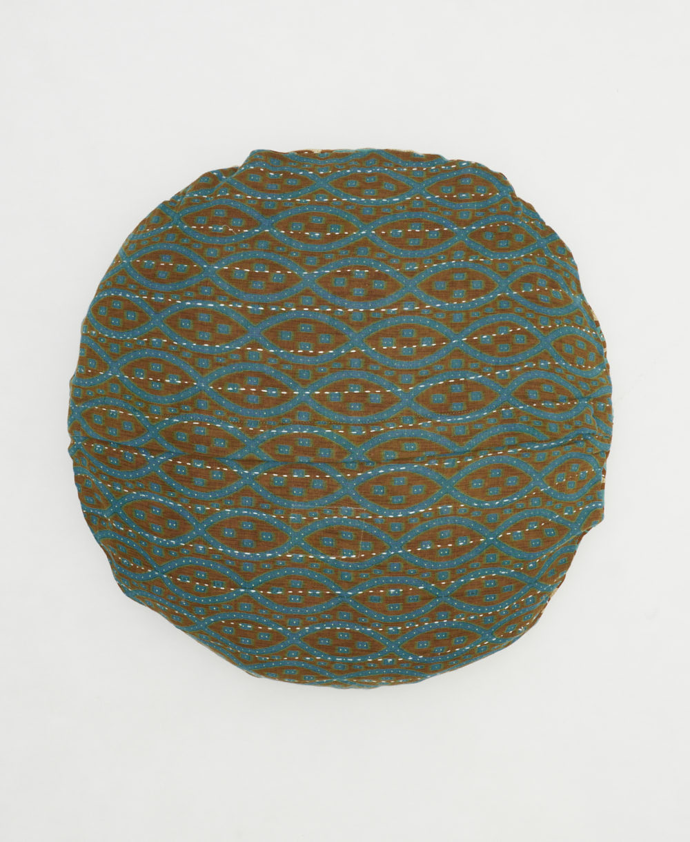 round throw pillow