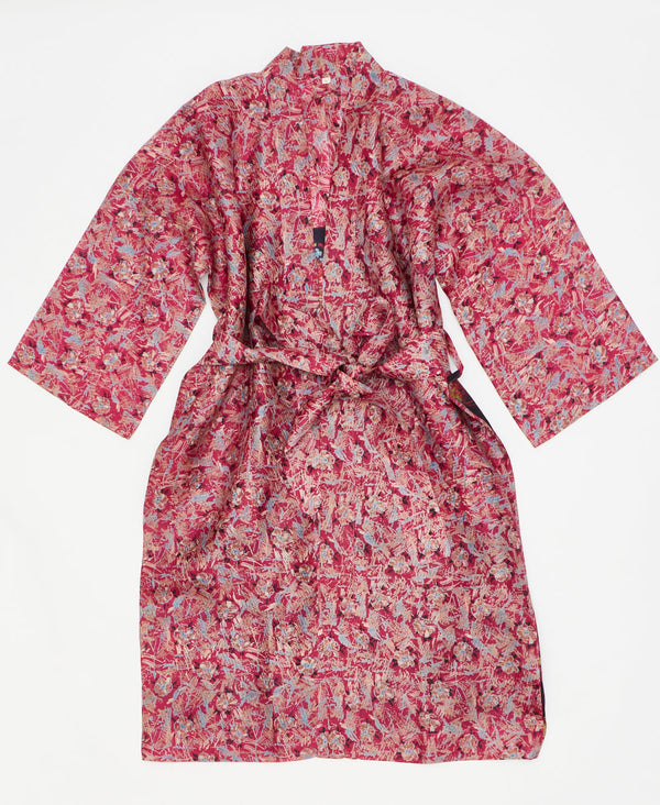This pink and navy silk robe is ethically made using recycled
vintage silk saris
