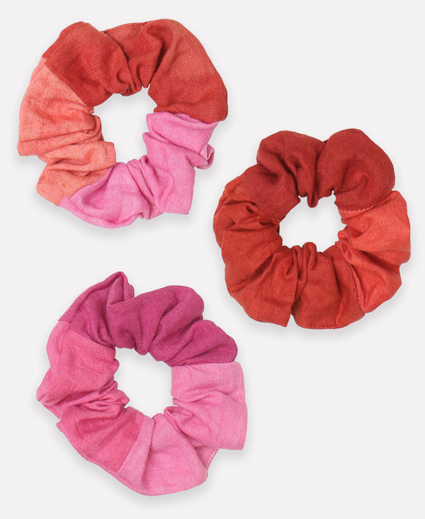 naturally dyed pink scrunchies made of linen by Anchal Projectinen 